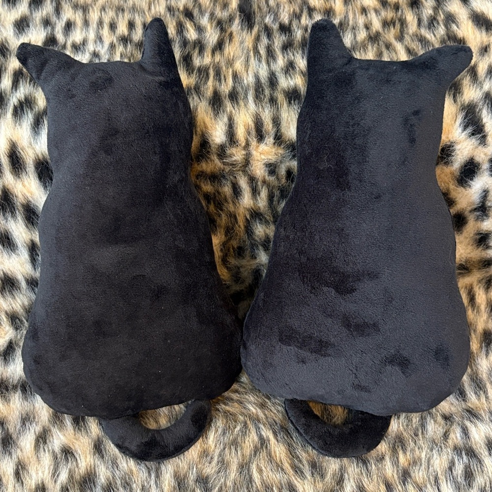 🆕Velvet Silhouette Cat Pillow Bundle, OS